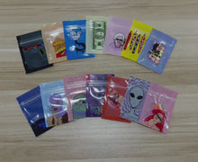 Load and play video in Gallery viewer, Small Size 6x9cm Candy Zipper Pouch With Clear Window Sample Bag Plastic Packaging
